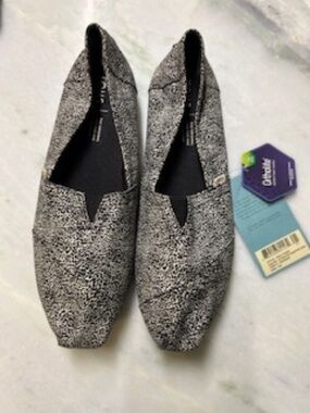 Toms Shoes